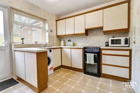 undefined, Fairford Gardens, Burntwood, WS7 0EP - No Upward Chain