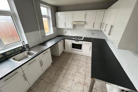 2 bedroom semi-detached house to rent, St. Peters Road, DUDLEY