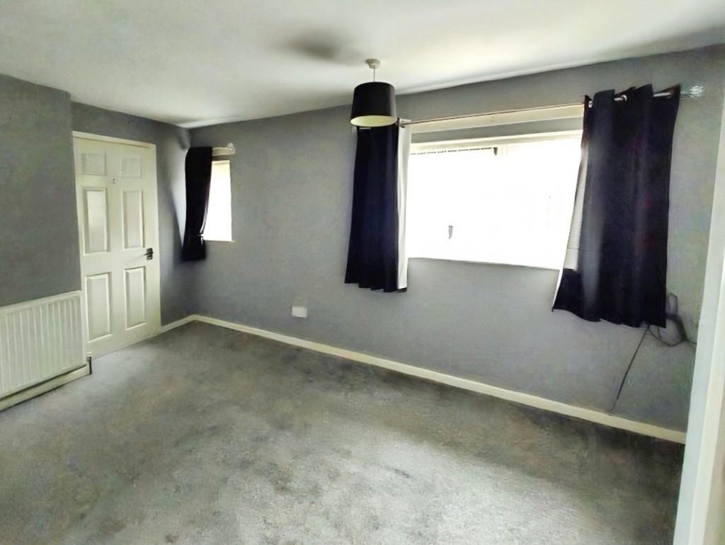 2546de0a-bedroom 201
