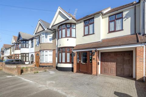 5 bedroom house for sale, Tavistock Gardens, Seven Kings