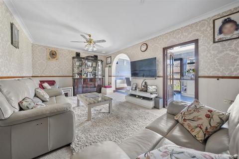 5 bedroom house for sale, Tavistock Gardens, Seven Kings
