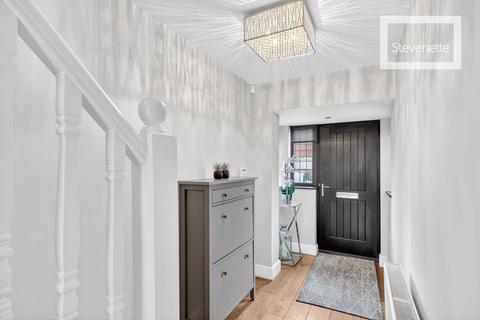 undefined, Stewards Close, Epping