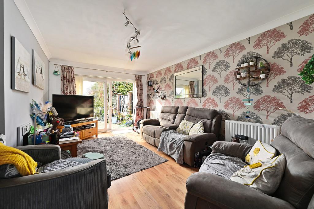 33-Frogmore-Park-Drive (3)