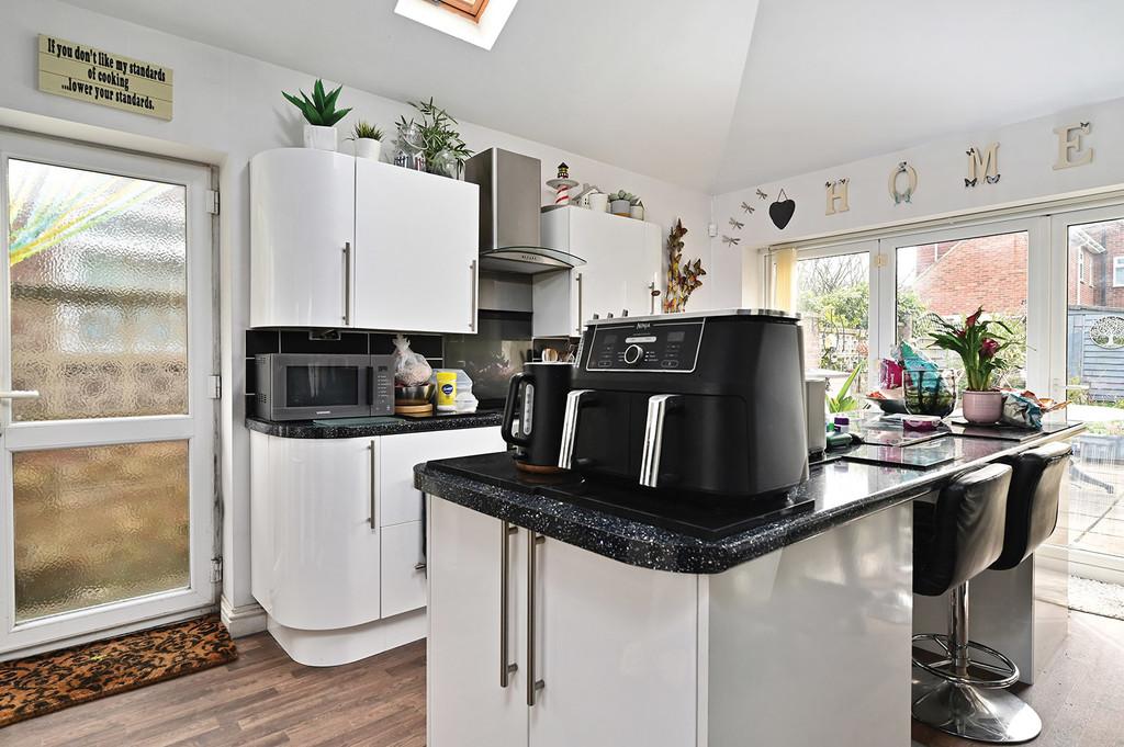 33-Frogmore-Park-Drive (4)