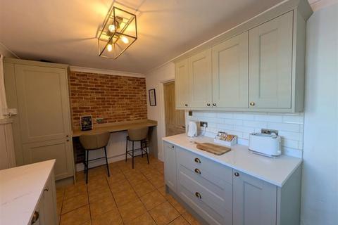 2 bedroom terraced house for sale, Queen Street, Barnard Castle, DL12