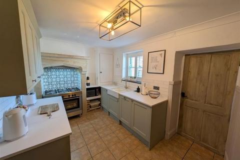 2 bedroom terraced house for sale, Queen Street, Barnard Castle, DL12