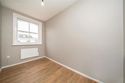 2 bedroom flat to rent, New Cross Road, London SE14