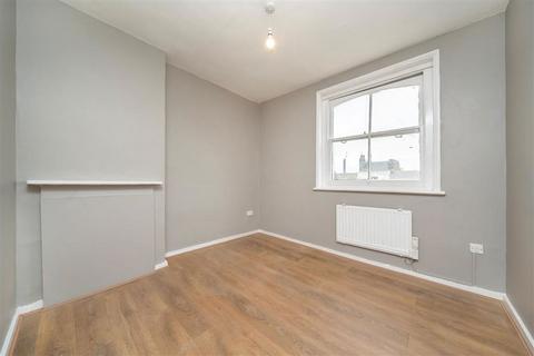 2 bedroom flat to rent, New Cross Road, London SE14