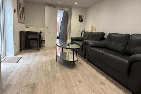 1 bedroom in a house share to rent, Bradfield Street, Edge Hill, Liverpool