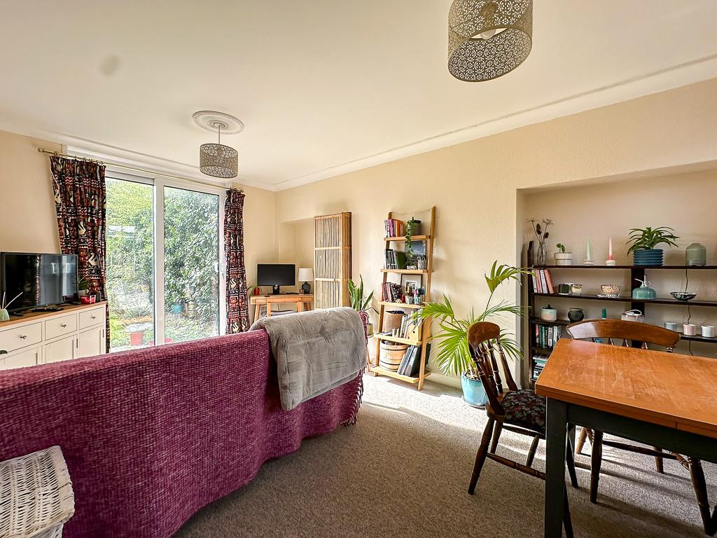 Living Room (2)