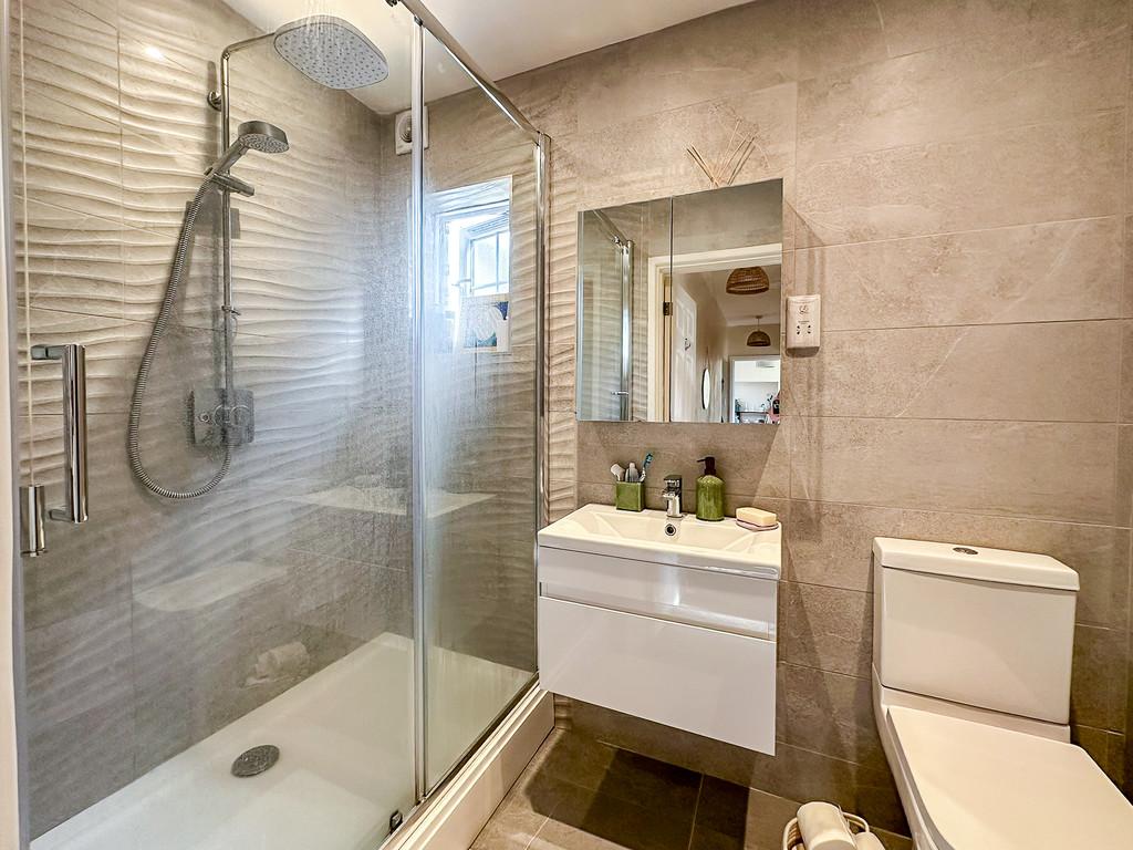 Shower Room (2)