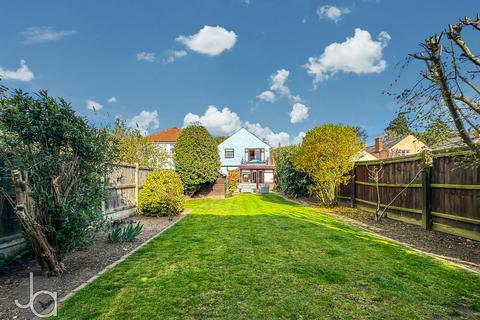 4 bedroom detached house for sale, Straight Road, Colchester