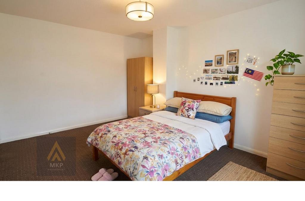 137 G Bedroom 2.png