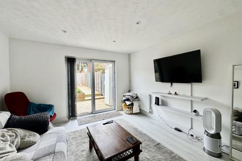 2 bedroom terraced house for sale, Springfield Road, Luton LU3
