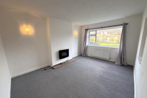 2 bedroom flat to rent, Oaks Road, Stanwell TW19