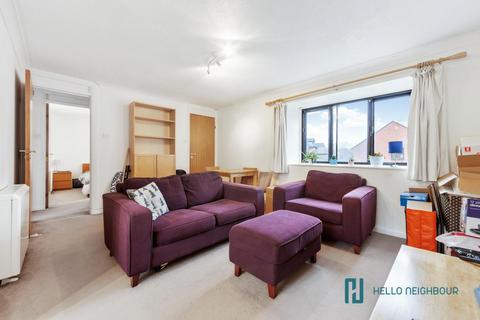 2 bedroom maisonette to rent, Hamilton Close, London, SE16