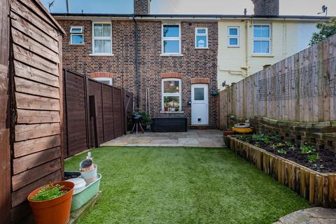 2 bedroom terraced house for sale, Victoria Road, Edenbridge TN8