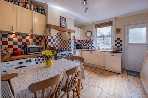 2 bedroom terraced house for sale, Victoria Road, Edenbridge TN8