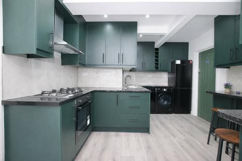 undefined, Woodside Road, Guildford, Surrey, GU2