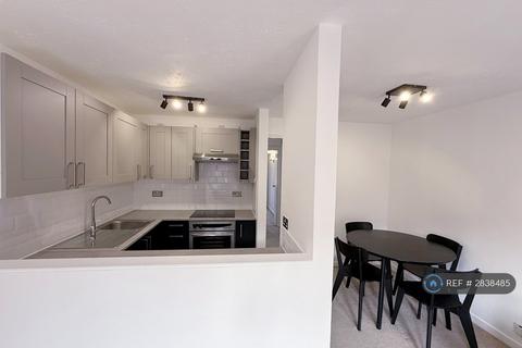 1 bedroom flat to rent, Discovery Walk, London, E1W