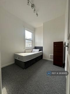 2 bedroom flat to rent, Kangley Bridge Road, London, SE26