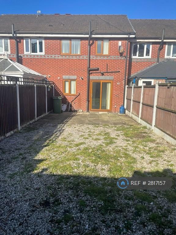 Large Enclosed Back Garden
