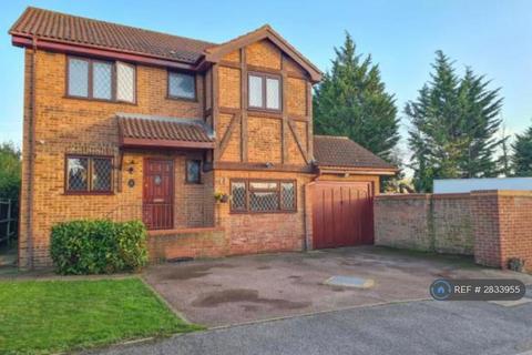 5 bedroom detached house to rent, Sarsby Drive, Staines-Upon-Thames, TW19
