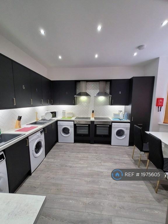 Kitchen Pic 1