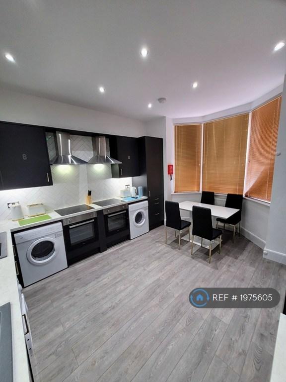 Kitchen Pic 2