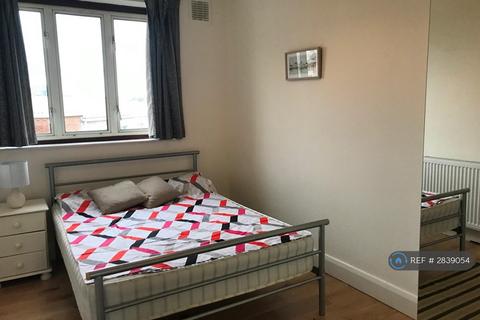2 bedroom flat to rent, Frogmore, London, SW18