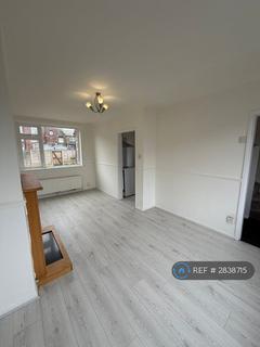 2 bedroom semi-detached house to rent, Hawthorn Crescent, Oldham, OL2