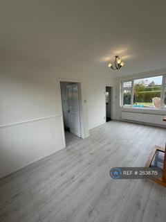 2 bedroom semi-detached house to rent, Hawthorn Crescent, Oldham, OL2