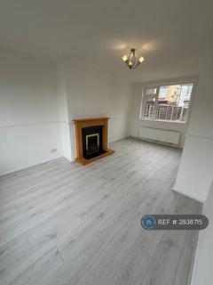 2 bedroom semi-detached house to rent, Hawthorn Crescent, Oldham, OL2