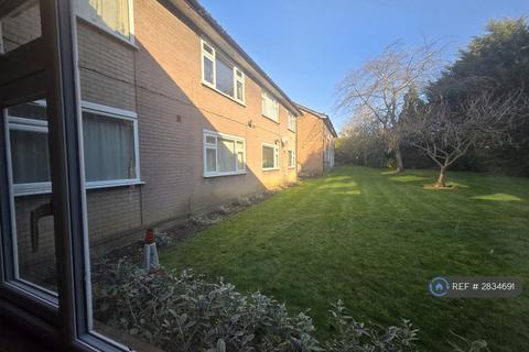 2 bedroom flat to rent, Claire Gardens, Stanmore, HA7
