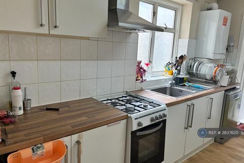 undefined, Winter Avenue, London, E6