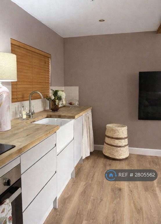 Lounge/Kitchen