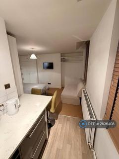 Studio to rent, Cambridge Street, London, SW1V