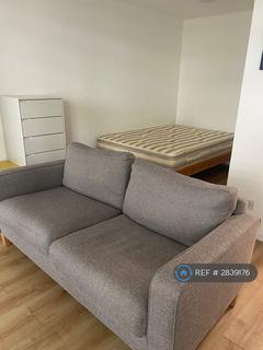 Studio to rent, Holcroft Court, London, W1W