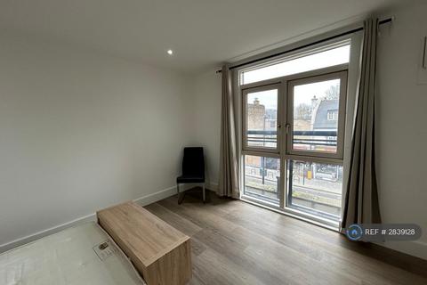 2 bedroom flat to rent, Kilburn High Road, London, NW6