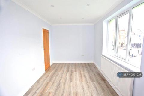 undefined, Lea Bridge Road, London, E10