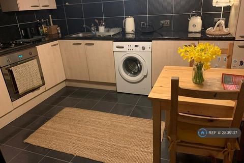2 bedroom flat to rent, William Brown Court, London, SE27