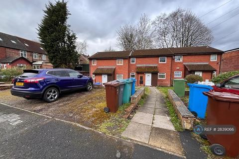 2 bedroom maisonette to rent, Catherine Road, Manchester, M8