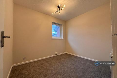 2 bedroom maisonette to rent, Catherine Road, Manchester, M8