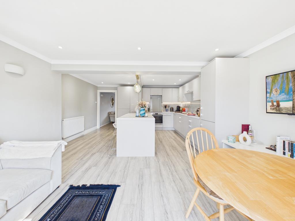 Kitchen/ Living Area