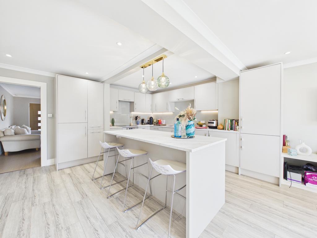 Kitchen/ Living Area