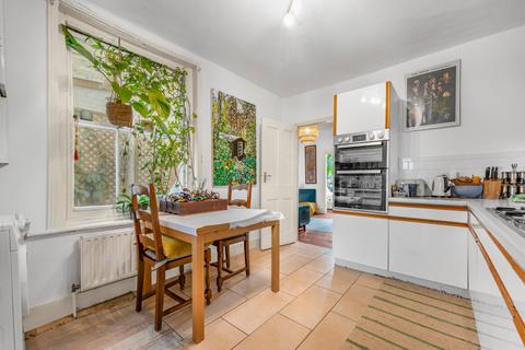 2 bedroom flat for sale, Southampton Way, London