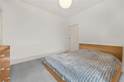 2 bedroom flat for sale, Southampton Way, London