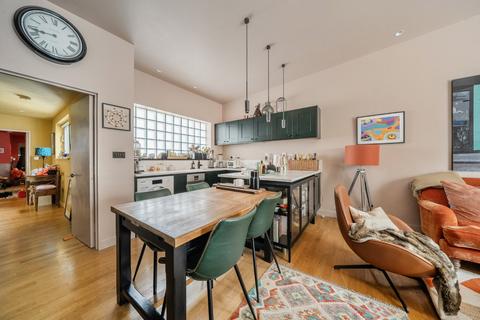 1 bedroom flat for sale, Shakespeare Terrace, Lower Richmond Road, Richmond, Surrey