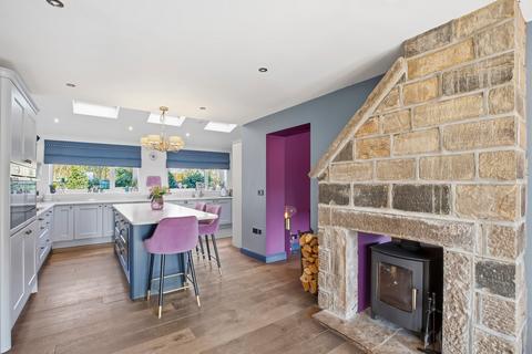 5 bedroom detached house for sale, Otley Road, Bingley, West Yorkshire, BD16
