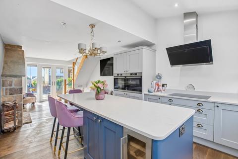 5 bedroom detached house for sale, Otley Road, Bingley, West Yorkshire, BD16